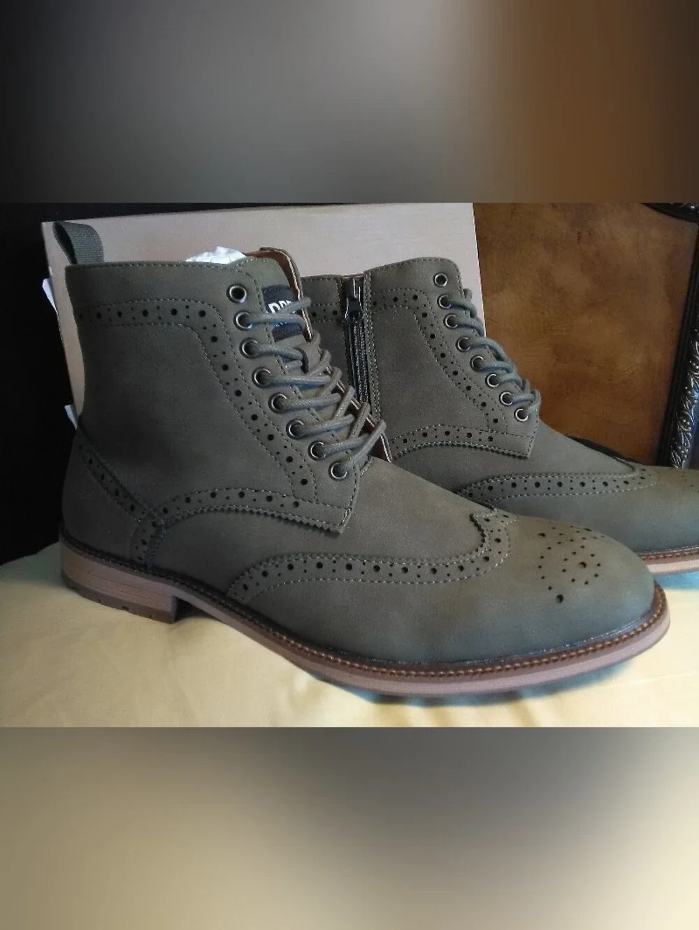 NIB MADDEN SUEDE Men's Wingtip Lace-Up Boots Olive Green SZ. 10 INNER FLORAL